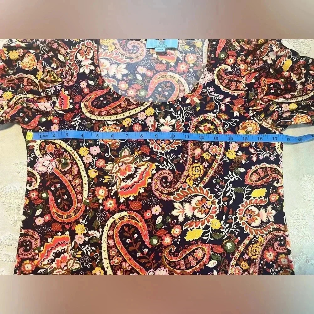 Cece Women's Paisley Print Crewneck Shirred Sleeve Knit Top - Picture 5 of 6